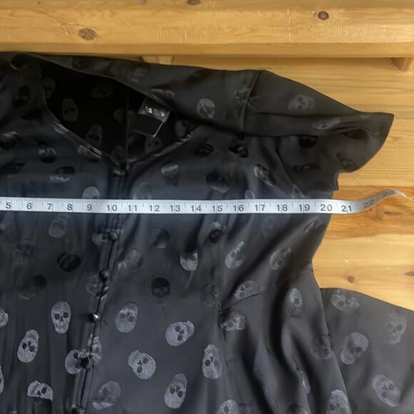 New! Torrid Black s/s jacquard sweetheart button front skull dress women's 0/12 - Picture 12 of 13